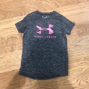 Girls Under Armour Logo shirt